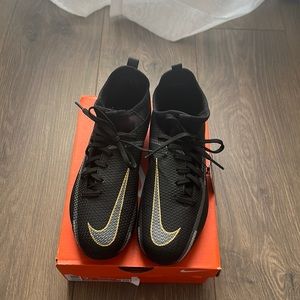 Nike Jr.Phantom GT2 Academy Dynamic Fit MG soccer cleats